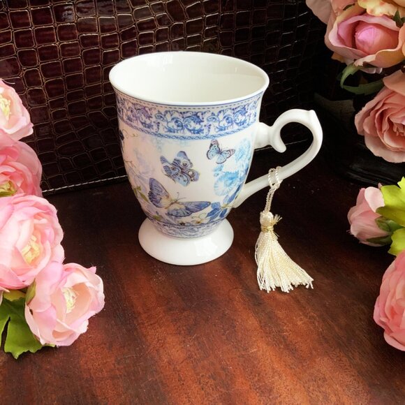 SUMMER RIVER Blue and White Butterfly Mug with Matching Gift Box - Picture 3 of 8